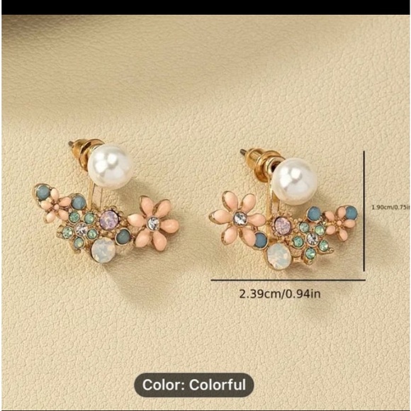 New Women Flower Design With Faux Pearl Shiny Rhinestone Decor Stud Earrings - Picture 7 of 7